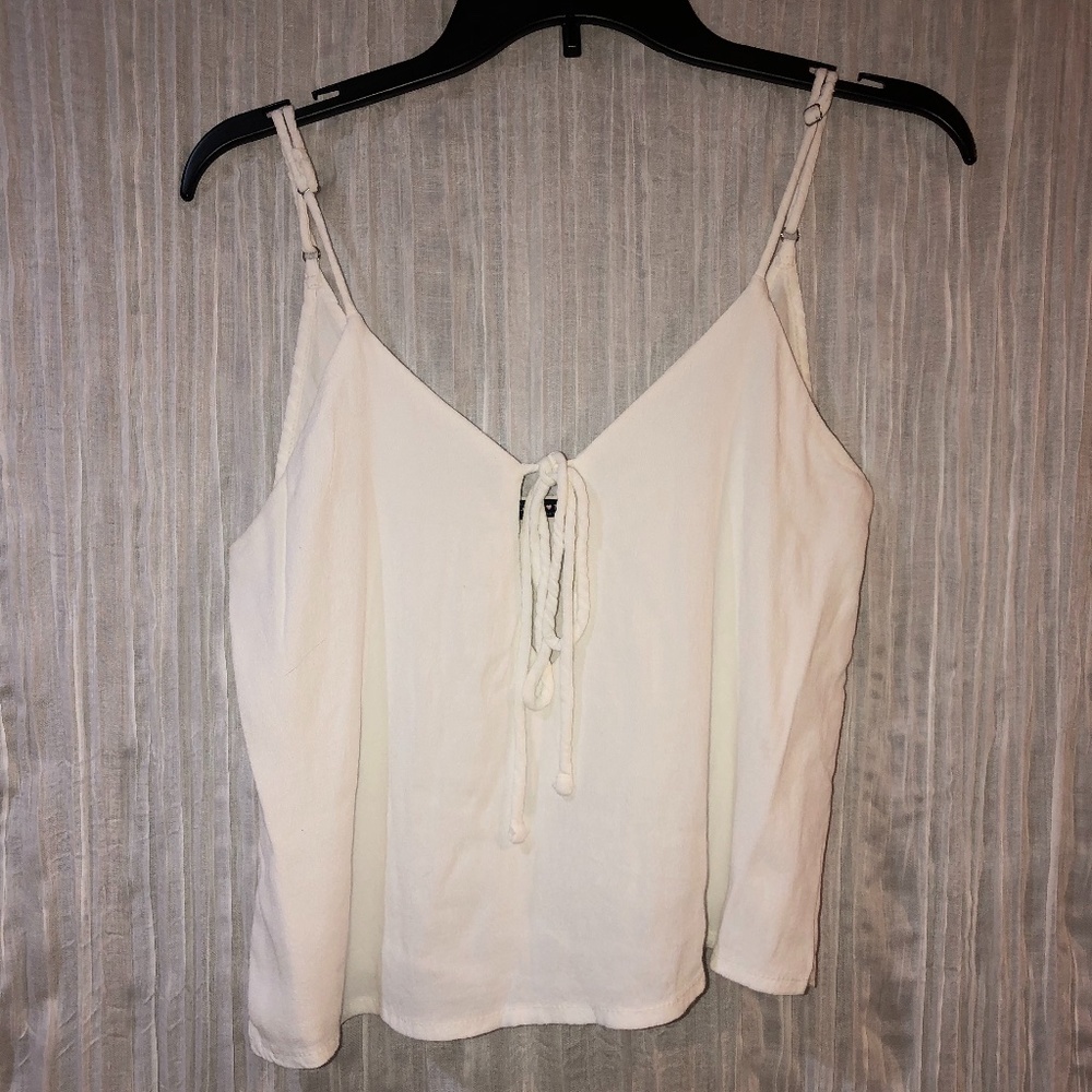 White Top w/ Keyhole